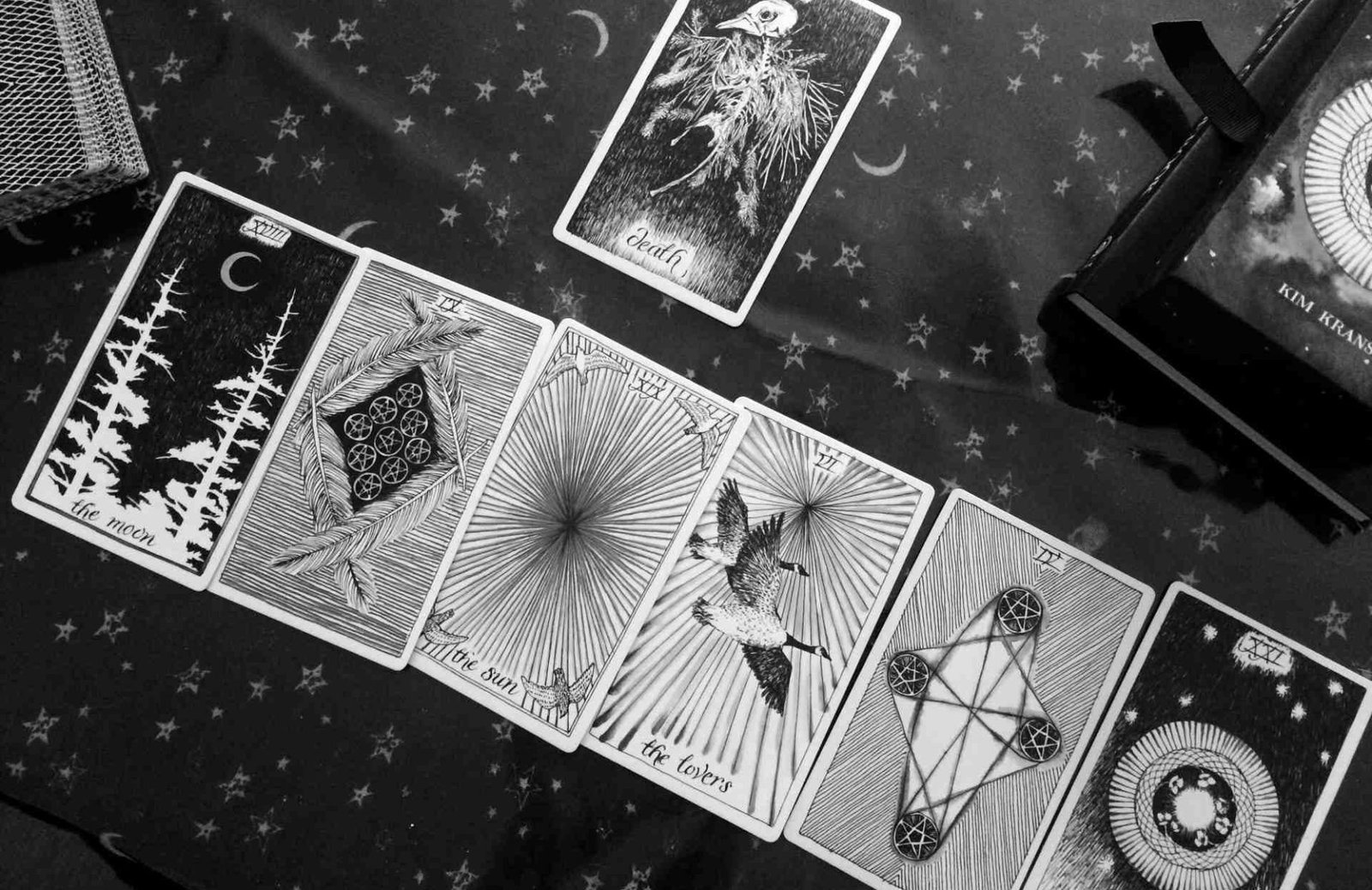 tarot-QC8F4L6.jpg